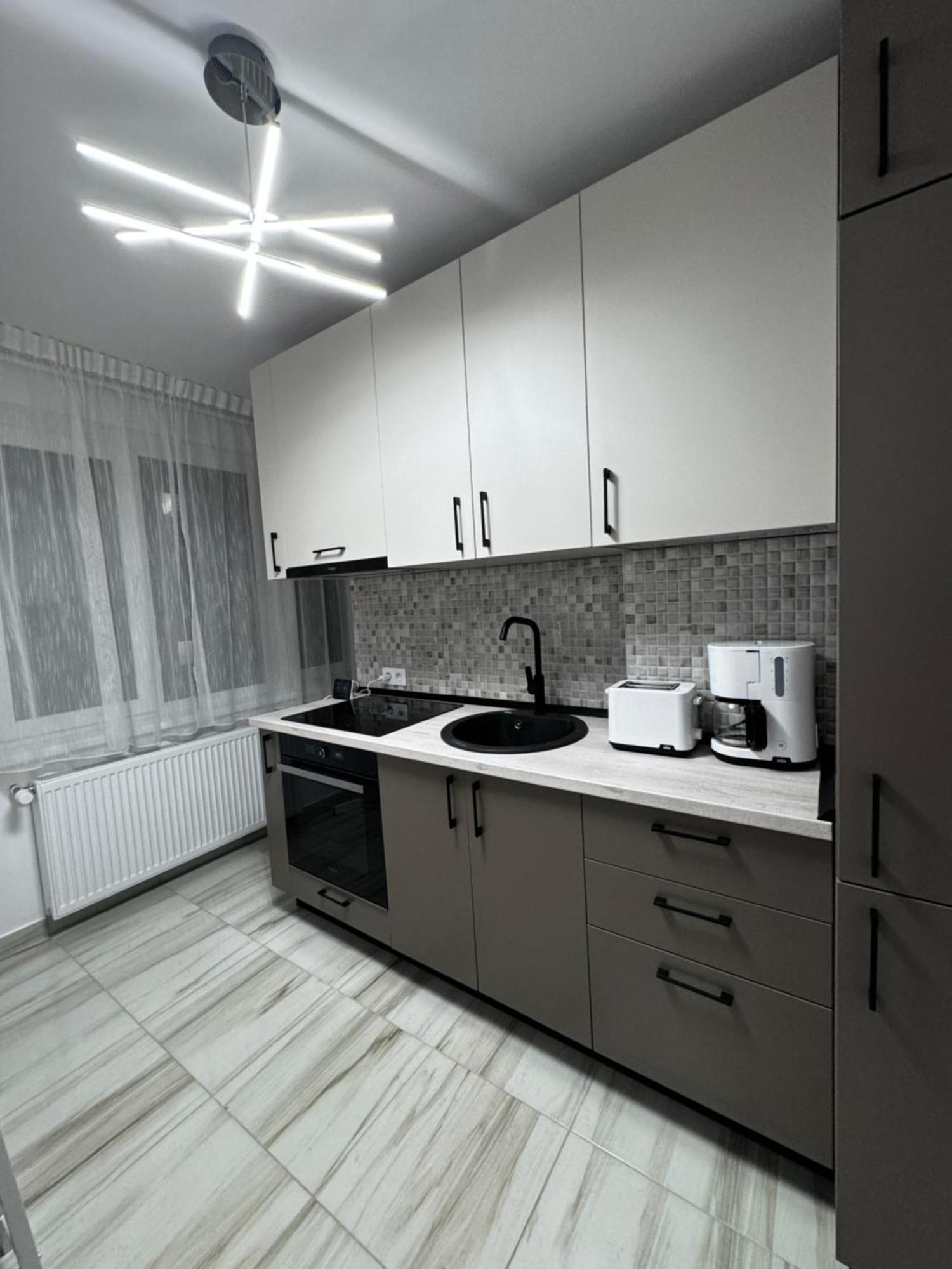 Apart City Center Брашов Екстериор снимка