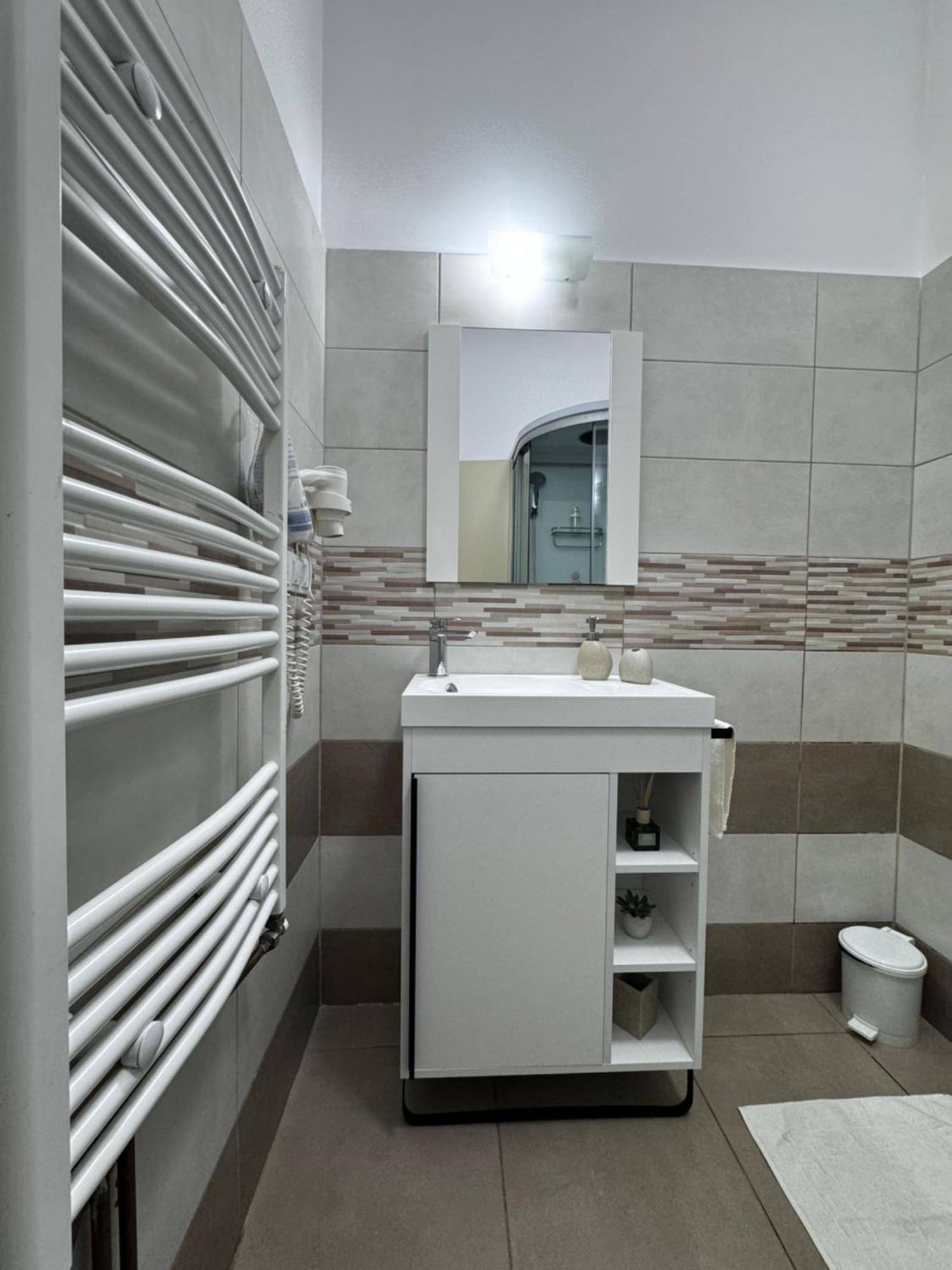 Apart City Center Брашов Екстериор снимка